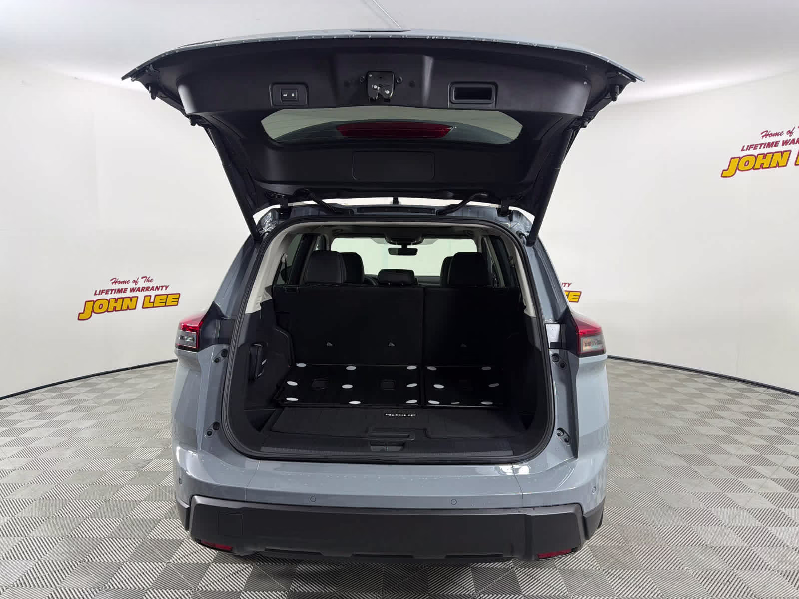2026 Boulder Gray Pearl Nissan Rogue Dark Armor FWD SUV