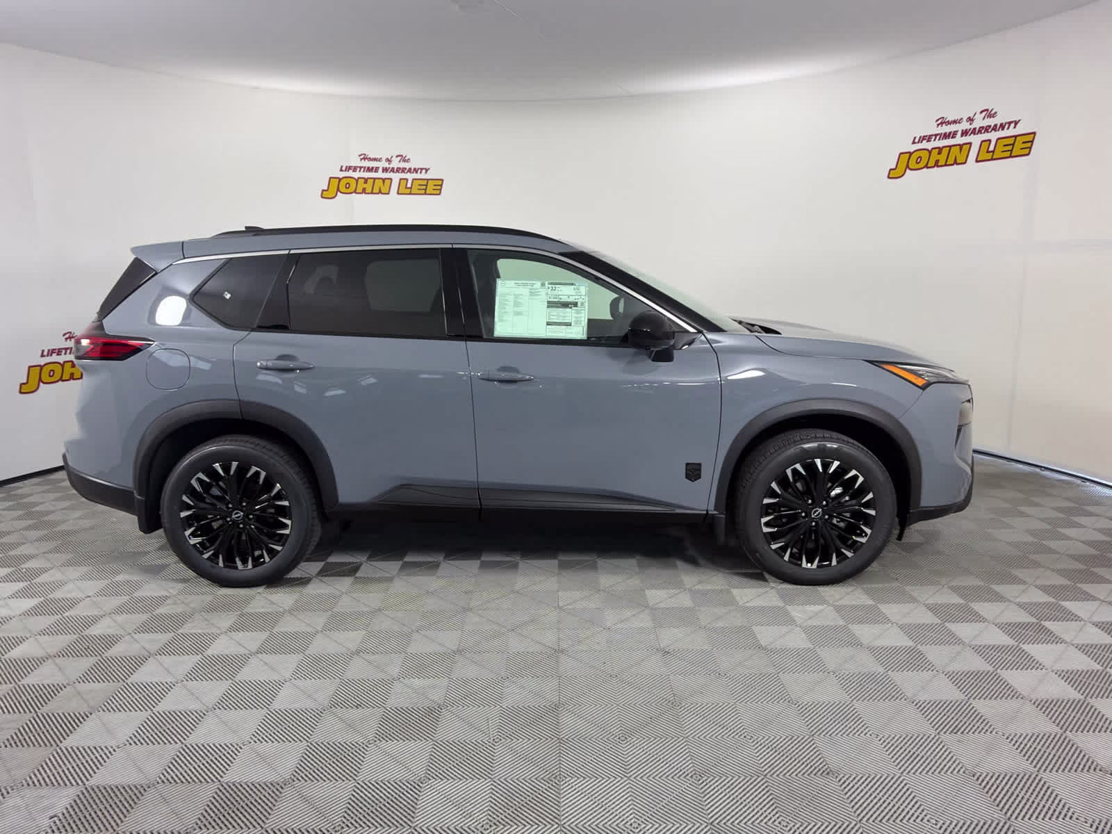 2026 Boulder Gray Pearl Nissan Rogue Dark Armor FWD SUV