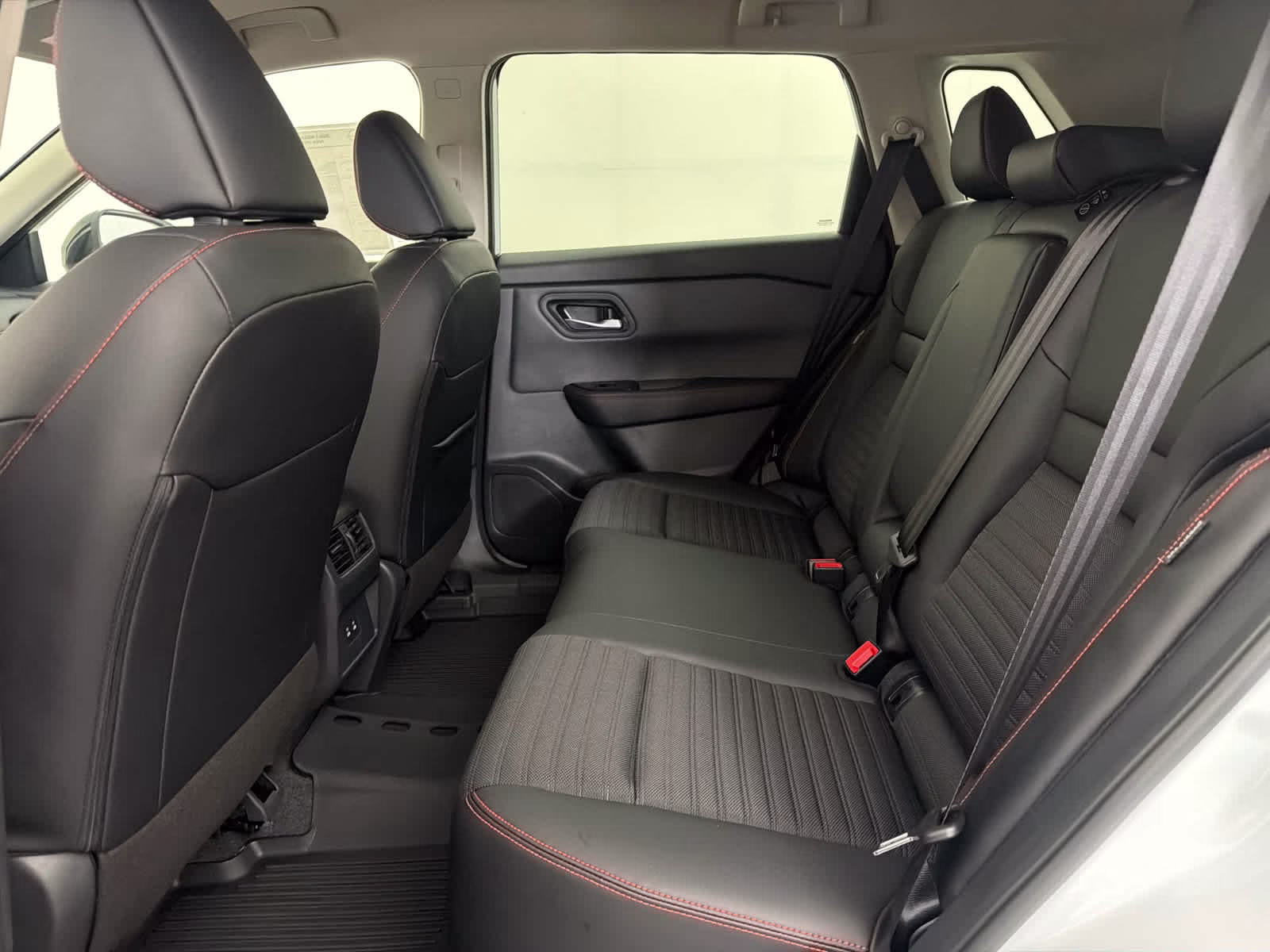 2026 Everest White Pearl Tricoat Nissan Rogue Rock Creek AWD SUV