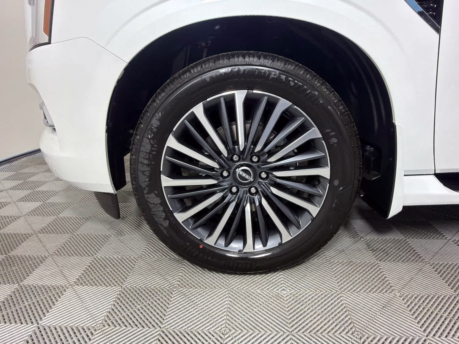 2026 Everest White Pearl Tricoat/Super Black Nissan Armada Platinum Reserve 4X4 SUV