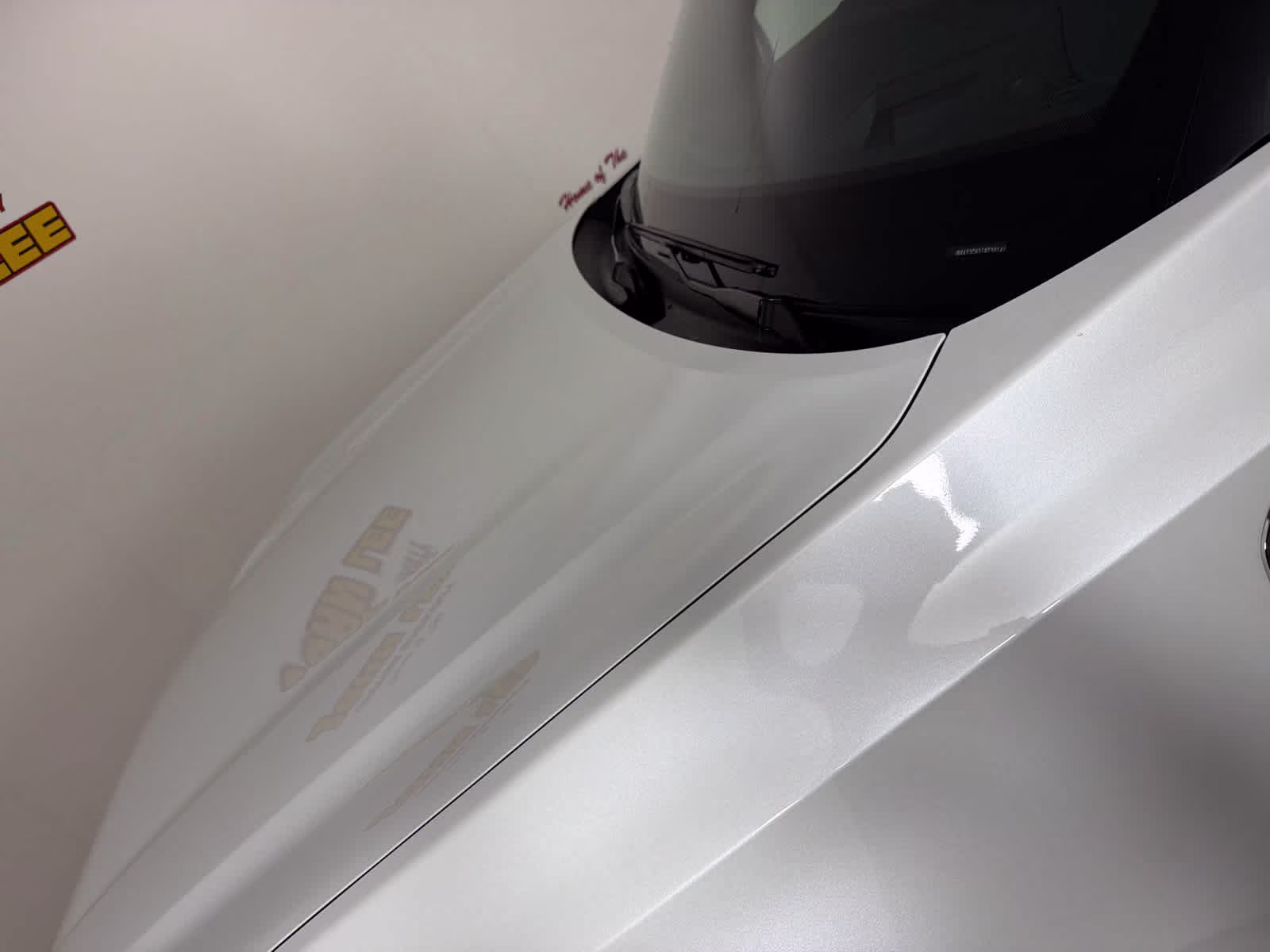 2026 Everest White Pearl Tricoat/Super Black Nissan Armada Platinum Reserve 4X4 SUV