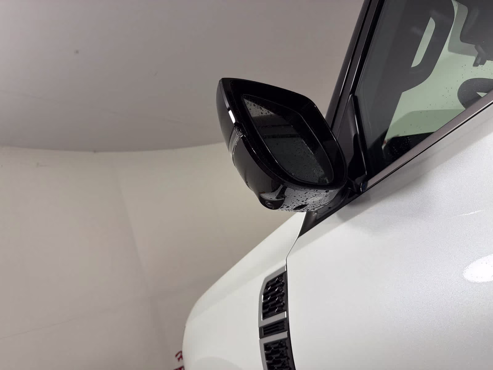 2026 Everest White Pearl Tricoat/Super Black Nissan Armada Platinum Reserve 4X4 SUV