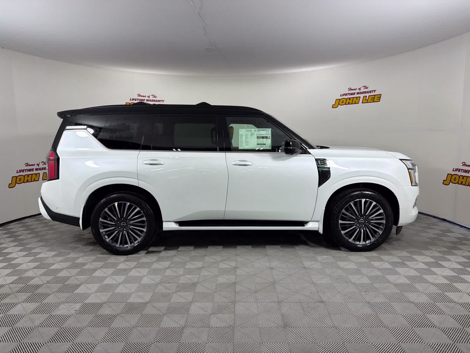 2026 Everest White Pearl Tricoat/Super Black Nissan Armada Platinum Reserve 4X4 SUV