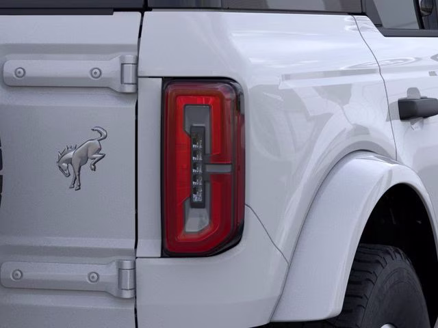 2026 Oxford White Ford Bronco Outer Banks 4X4 SUV