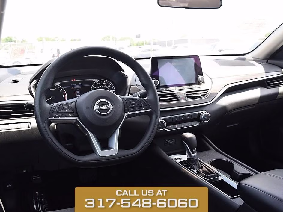 2025 Glacier White Nissan Altima 2.5 SV FWD Sedan