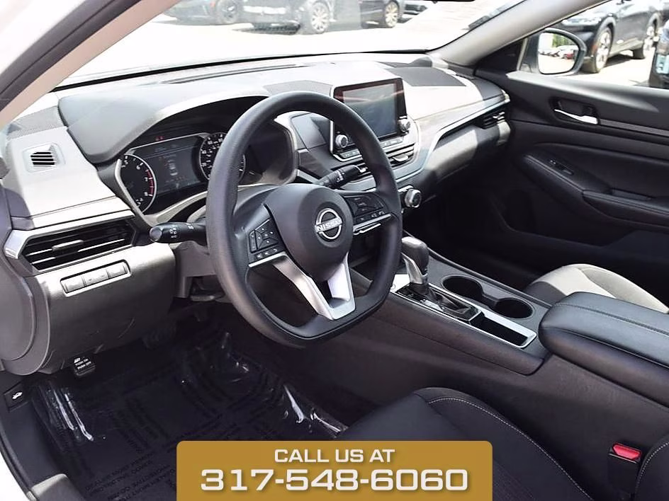 2025 Glacier White Nissan Altima 2.5 SV FWD Sedan