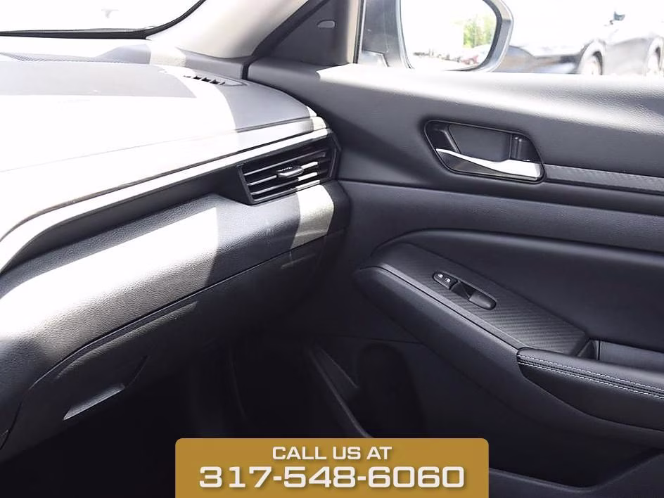 2025 Glacier White Nissan Altima 2.5 SV FWD Sedan