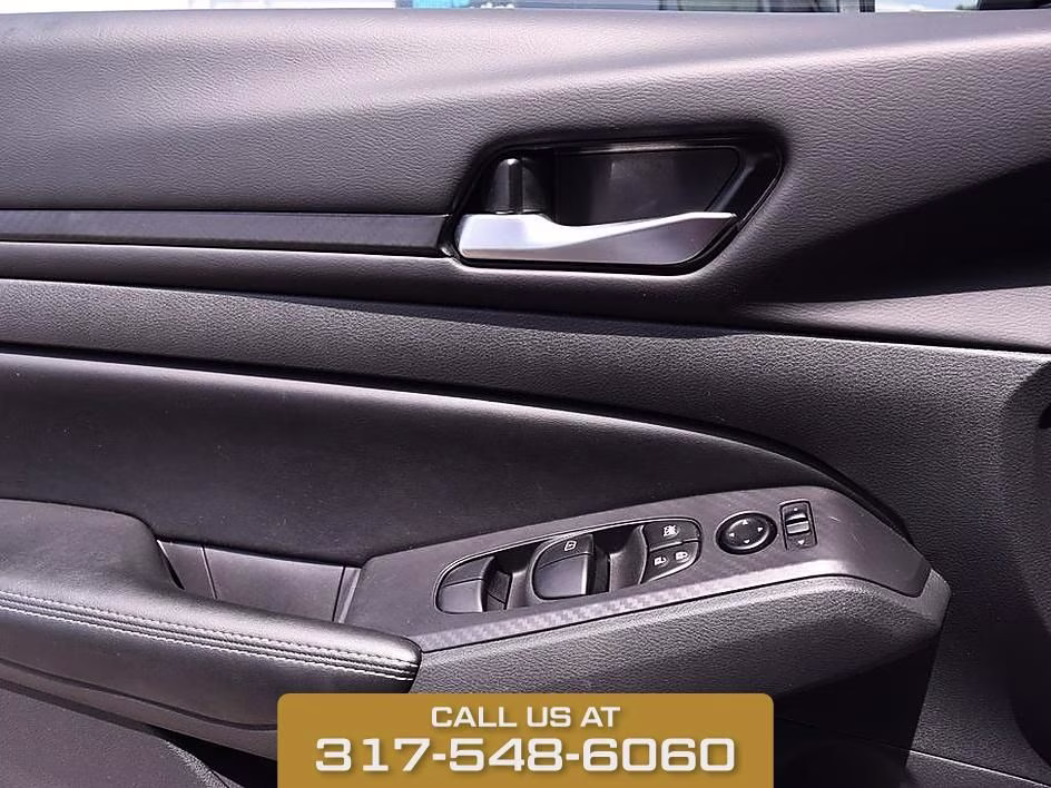 2025 Glacier White Nissan Altima 2.5 SV FWD Sedan