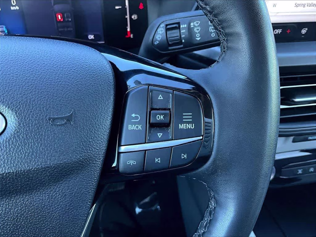 2023 Oxford White Ford Escape Active AWD SUV