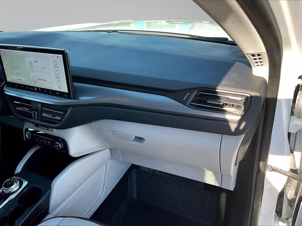 2023 Oxford White Ford Escape Active AWD SUV