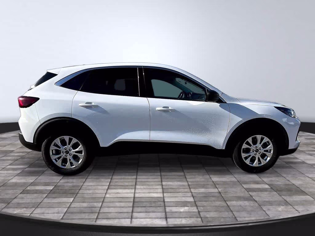 2023 Oxford White Ford Escape Active AWD SUV