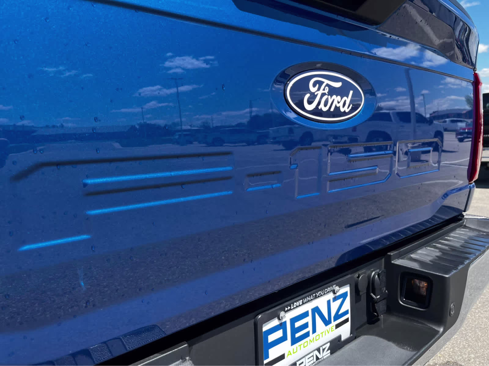 2025 Atlas Blue Ford F-150 XL 4X4 Truck