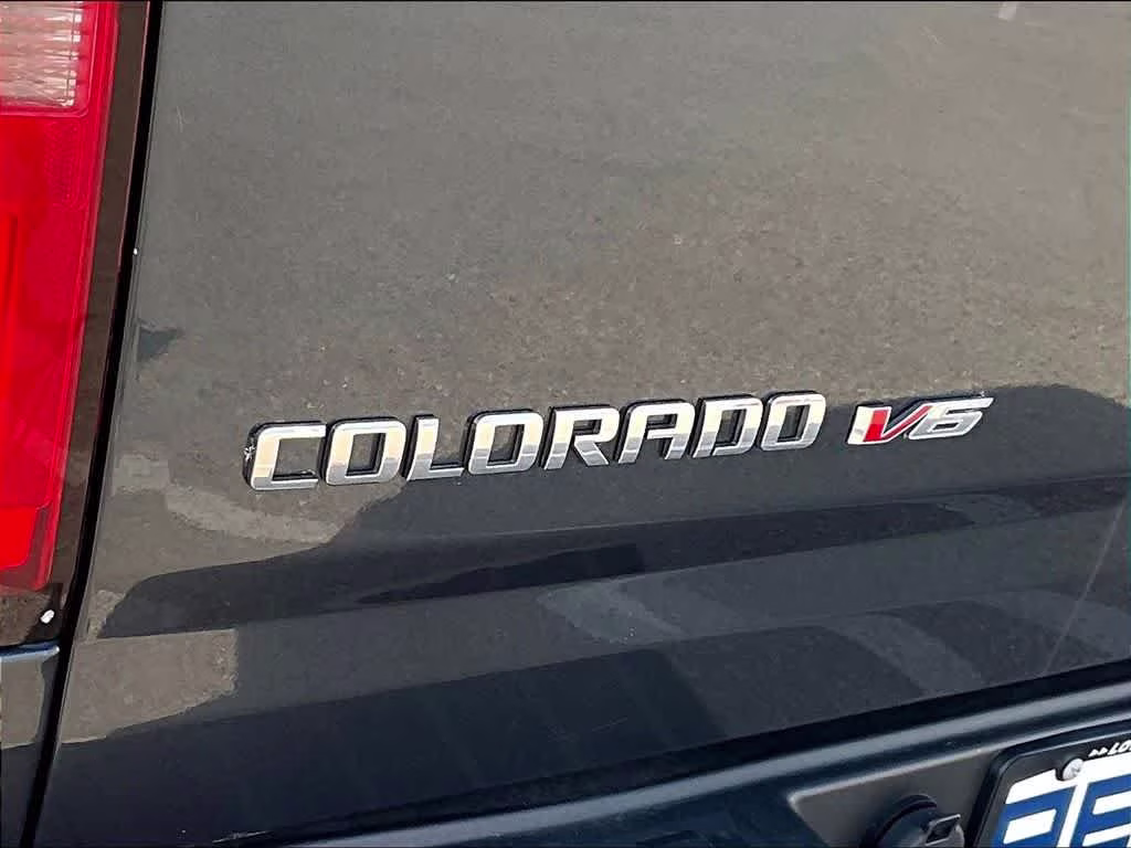 2019 Shadow Gray Metallic Chevrolet Colorado 4WD ZR2 4X4 Truck
