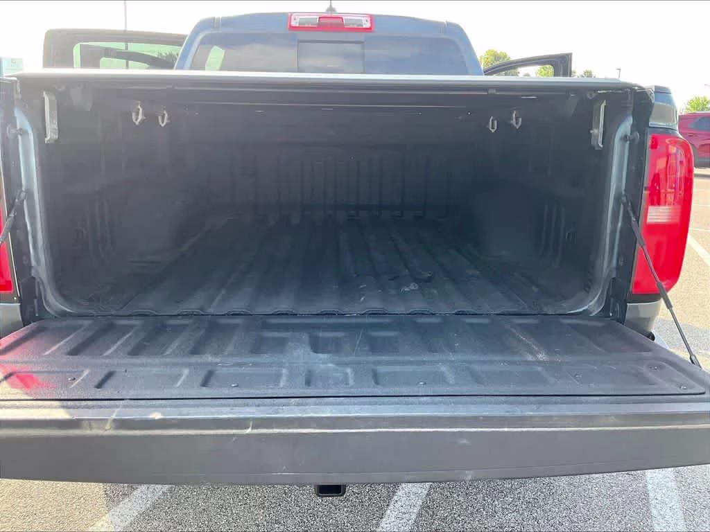 2019 Shadow Gray Metallic Chevrolet Colorado 4WD ZR2 4X4 Truck