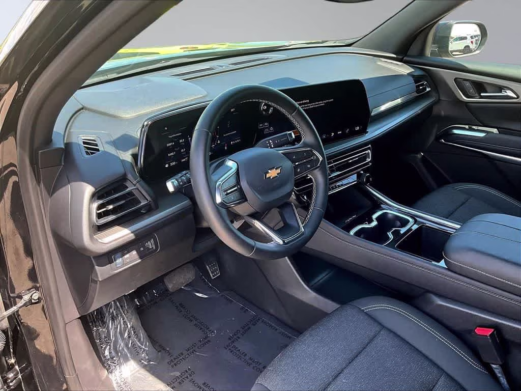 2025 Mosaic Black Metallic Chevrolet Traverse AWD LT AWD SUV