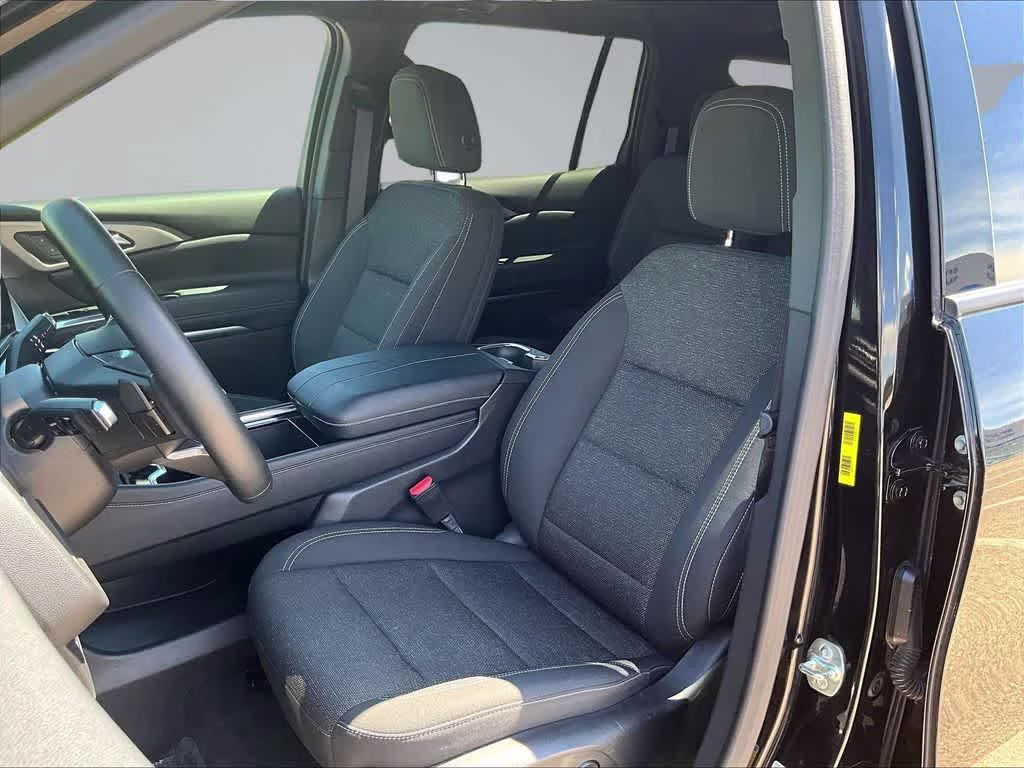 2025 Mosaic Black Metallic Chevrolet Traverse AWD LT AWD SUV