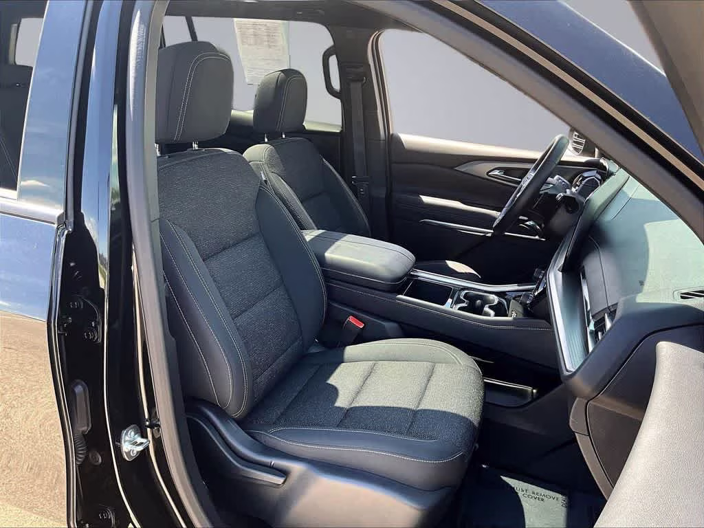 2025 Mosaic Black Metallic Chevrolet Traverse AWD LT AWD SUV