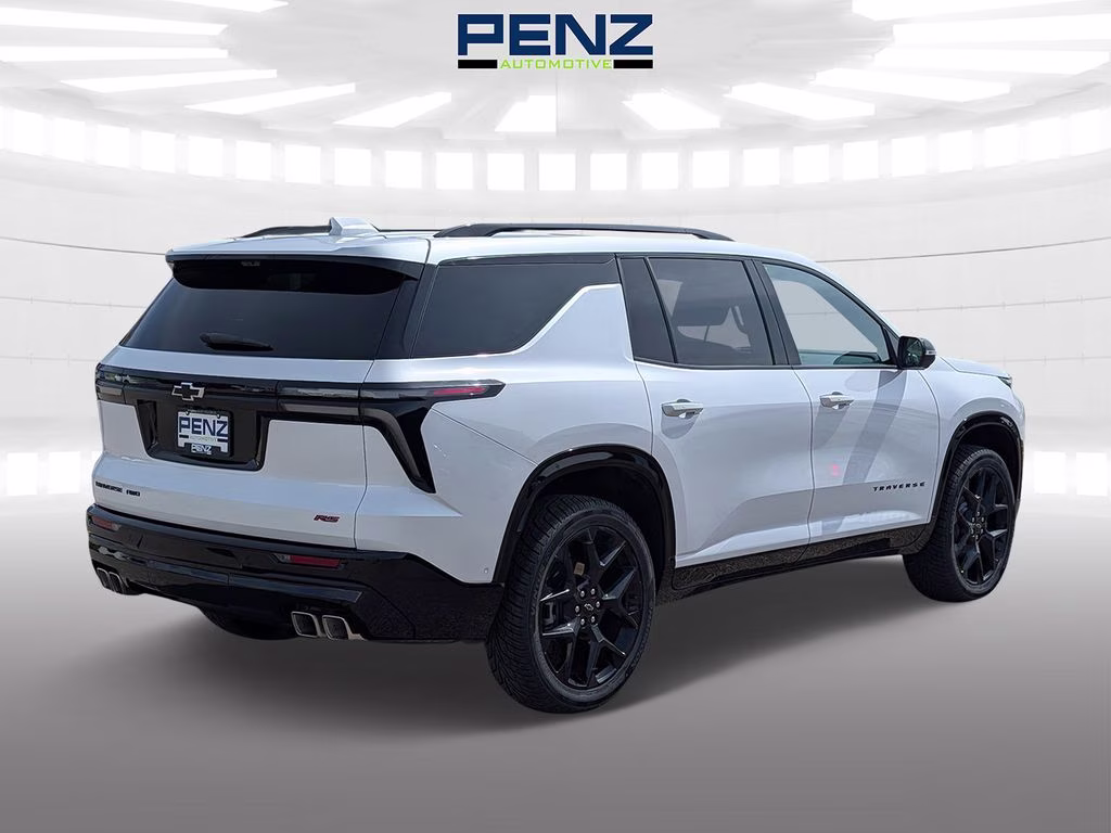 2024 Iridescent Pearl Tricoat Chevrolet Traverse RS AWD SUV