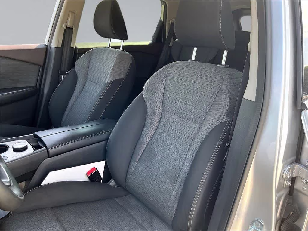 2021 Brilliant Silver Metallic Nissan Rogue SV AWD SUV