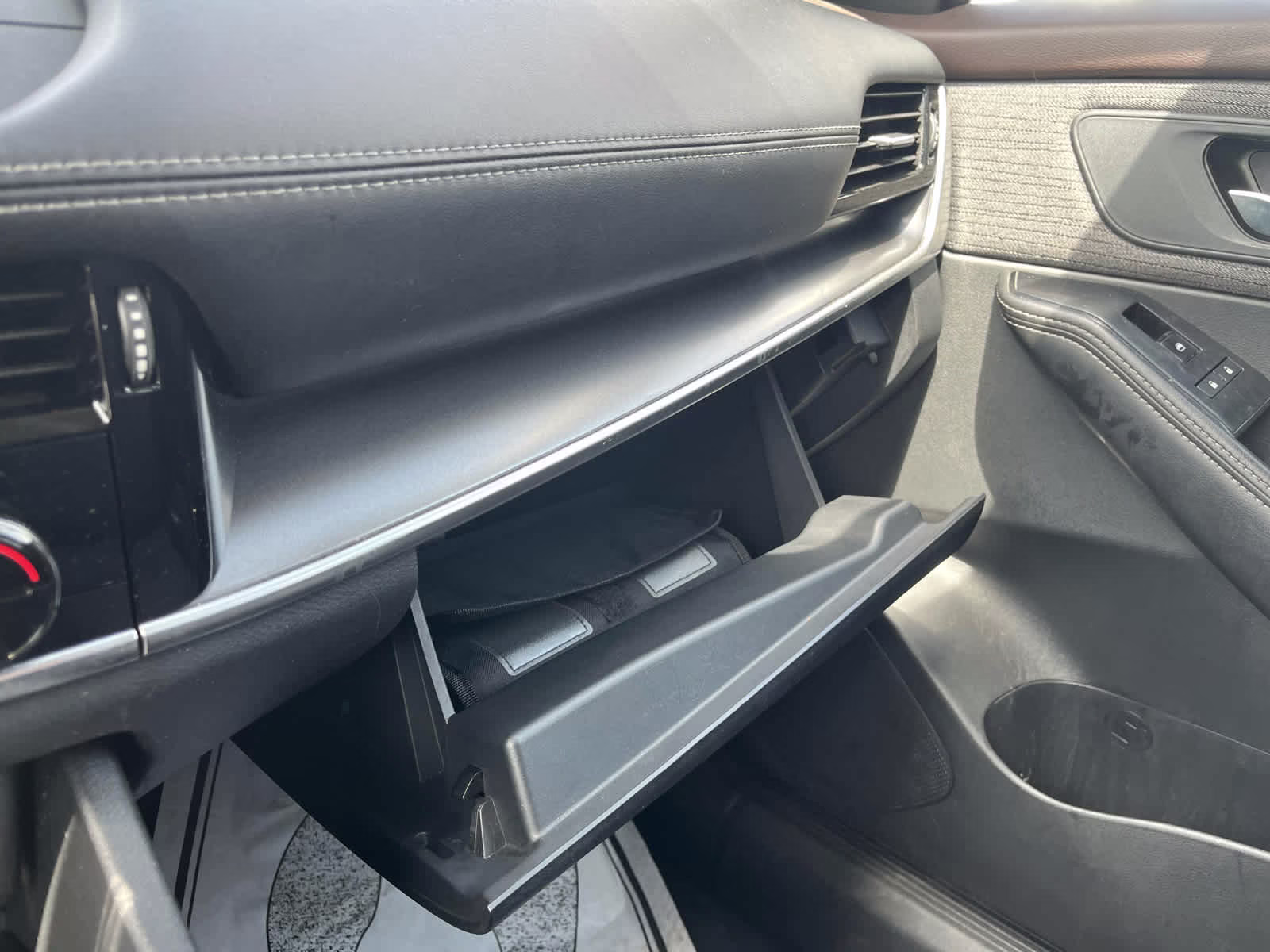 2021 Brilliant Silver Metallic Nissan Rogue SV AWD SUV