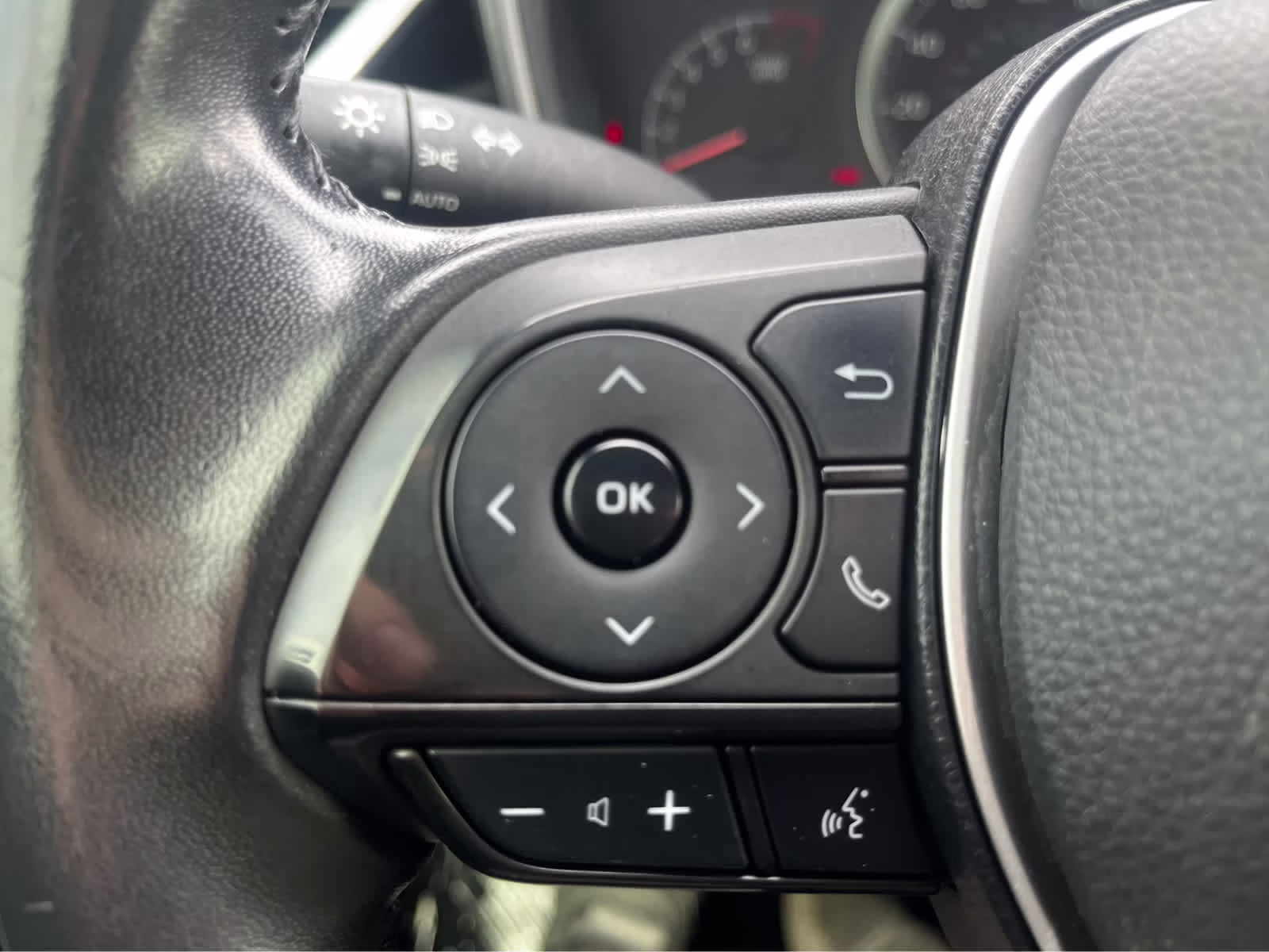 2021 Midnight Black Metallic Toyota Corolla Hatchback SE FWD Sedan