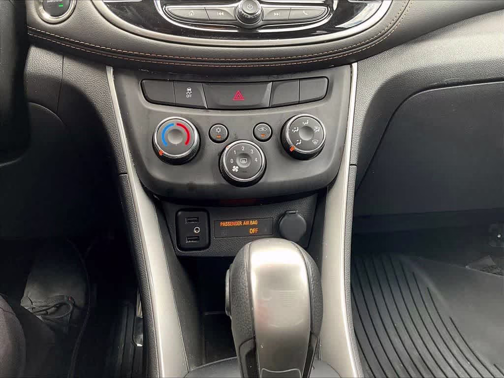 2022 Summit White Chevrolet Trax LT AWD SUV