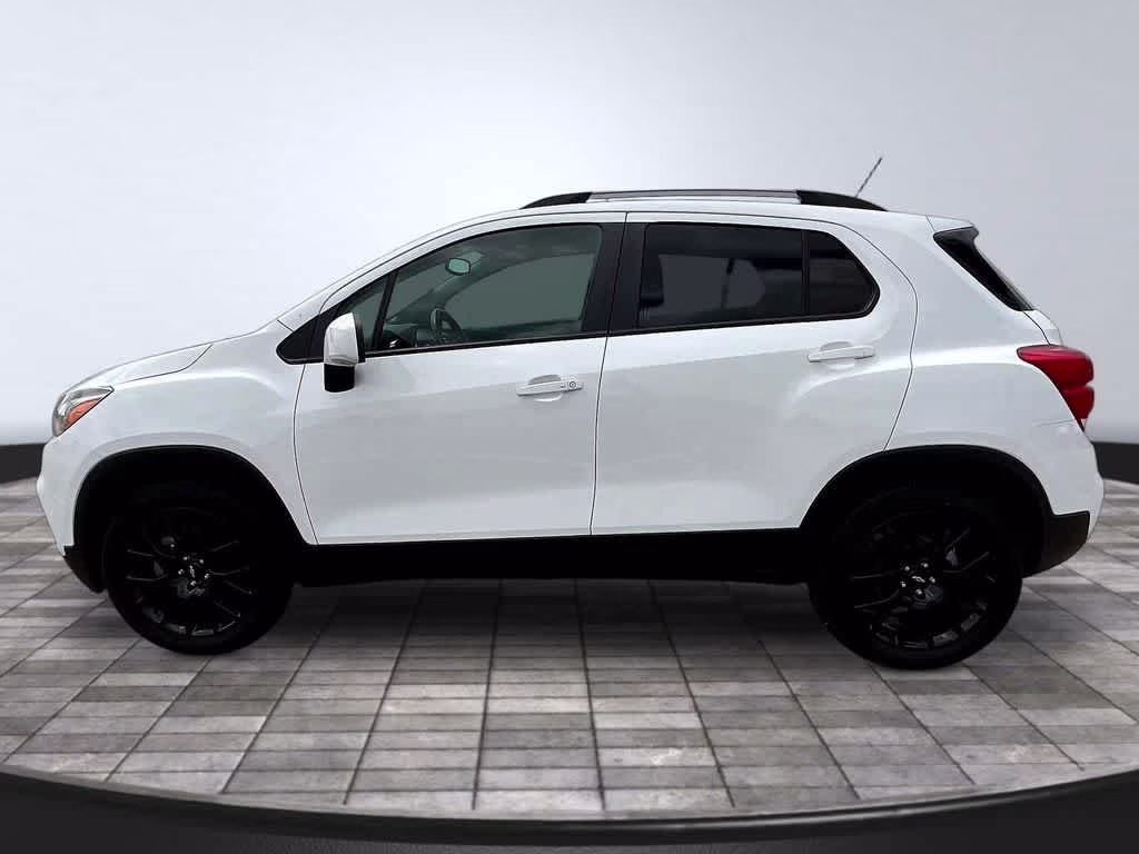 2022 Summit White Chevrolet Trax LT AWD SUV