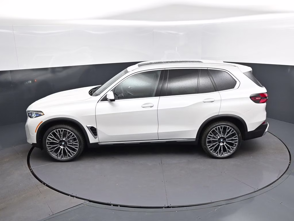 2026 Mineral White Metallic BMW X5 sDrive40i RWD SUV