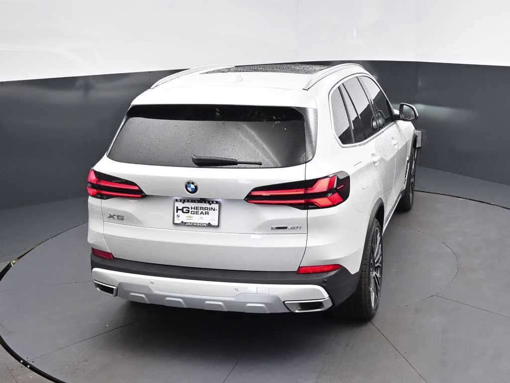 2026 Mineral White Metallic BMW X5 sDrive40i RWD SUV