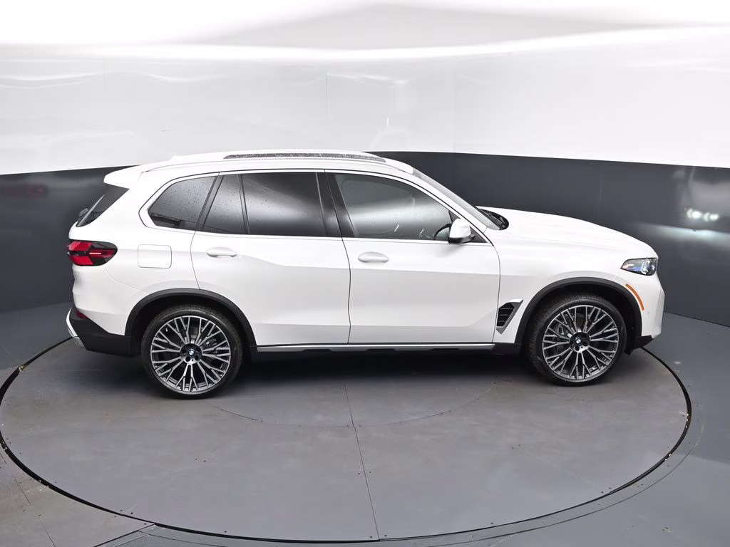2026 Mineral White Metallic BMW X5 sDrive40i RWD SUV