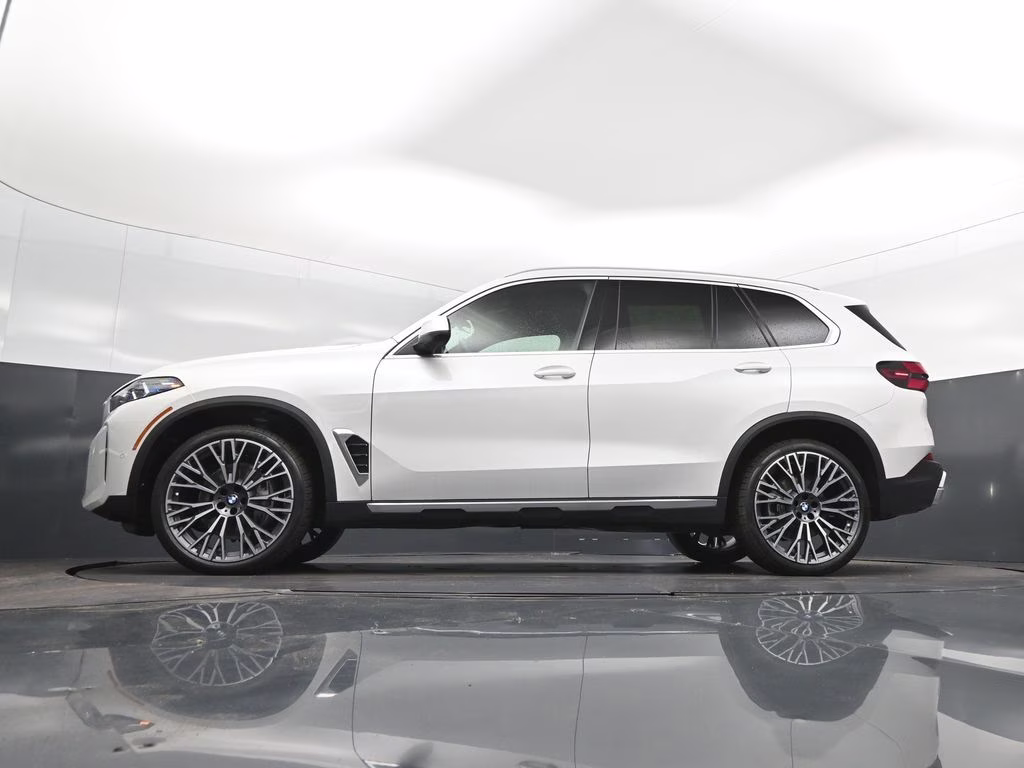 2026 Mineral White Metallic BMW X5 sDrive40i RWD SUV