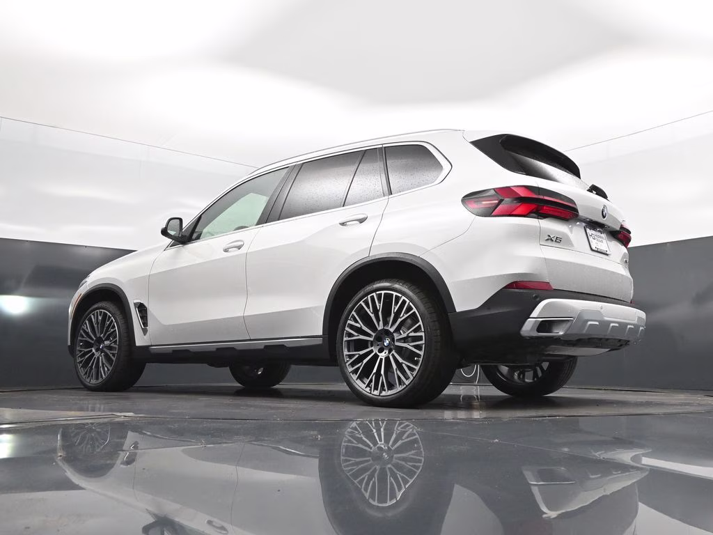 2026 Mineral White Metallic BMW X5 sDrive40i RWD SUV