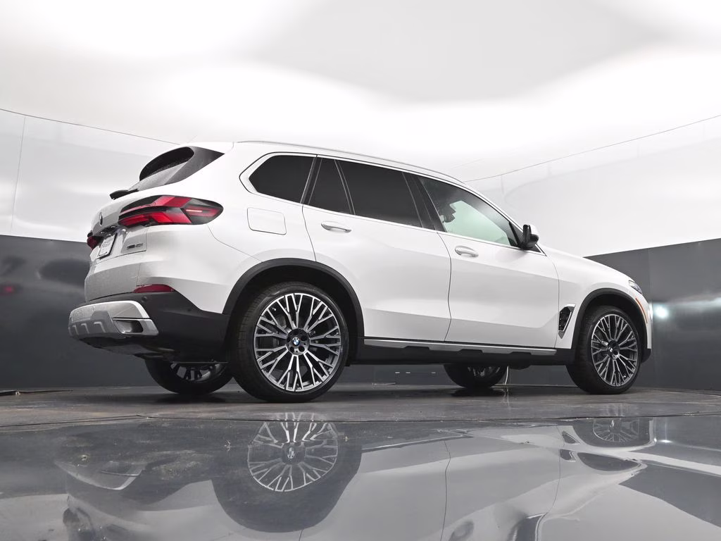 2026 Mineral White Metallic BMW X5 sDrive40i RWD SUV