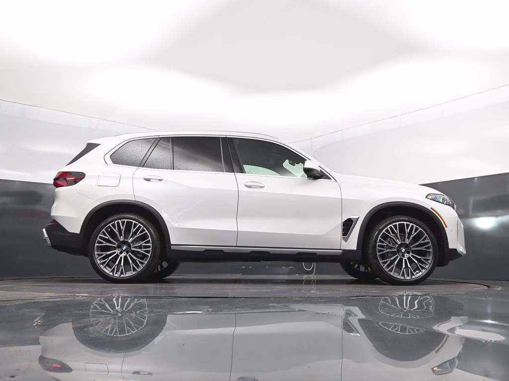 2026 Mineral White Metallic BMW X5 sDrive40i RWD SUV