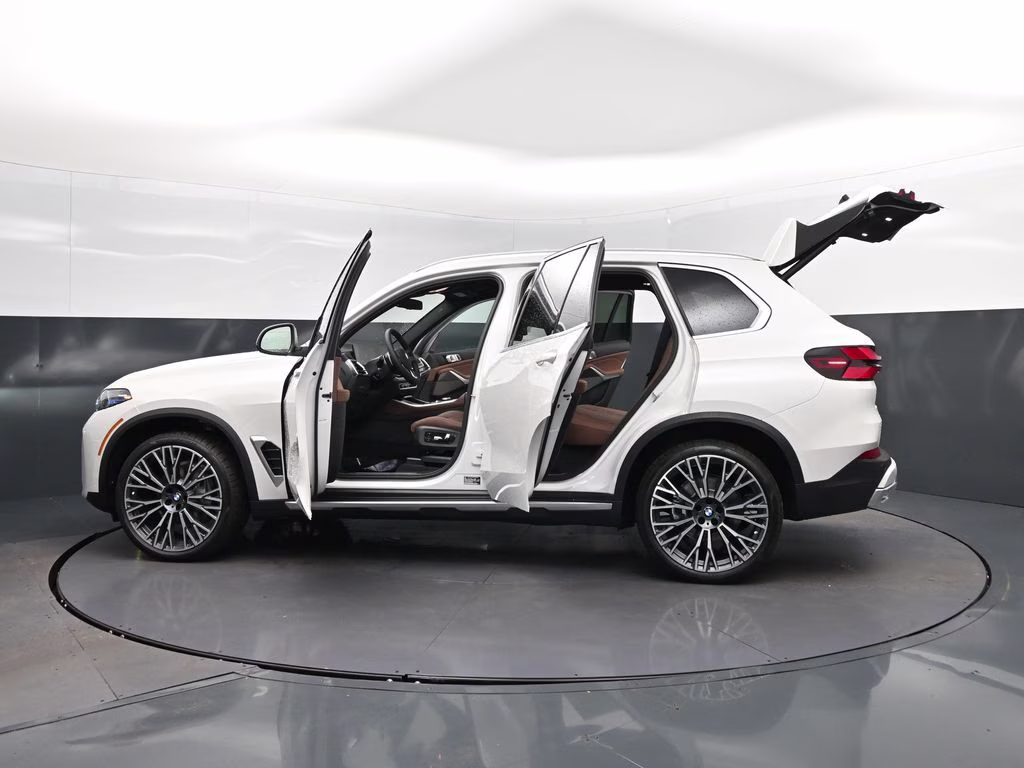 2026 Mineral White Metallic BMW X5 sDrive40i RWD SUV