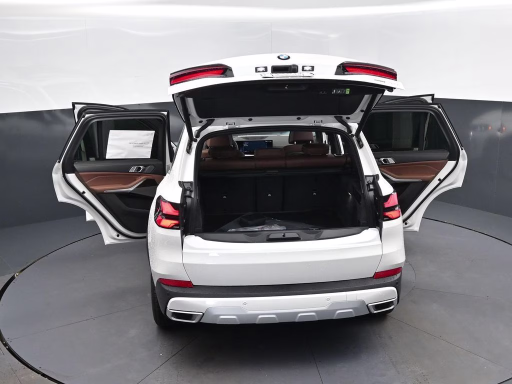 2026 Mineral White Metallic BMW X5 sDrive40i RWD SUV