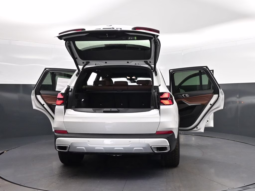 2026 Mineral White Metallic BMW X5 sDrive40i RWD SUV