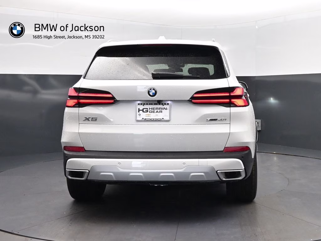 2026 Mineral White Metallic BMW X5 sDrive40i RWD SUV