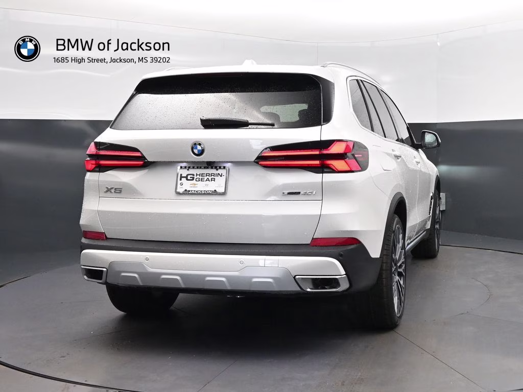 2026 Mineral White Metallic BMW X5 sDrive40i RWD SUV