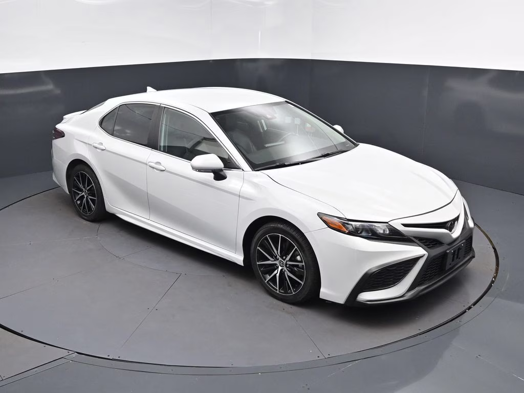 2024 Ice Toyota Camry SE FWD Sedan