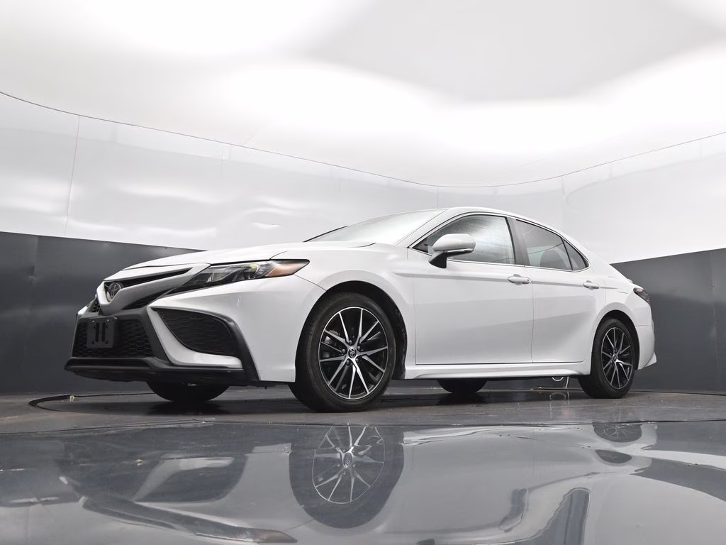 2024 Ice Toyota Camry SE FWD Sedan