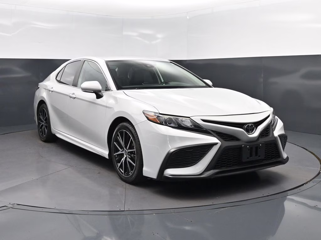 2024 Ice Toyota Camry SE FWD Sedan