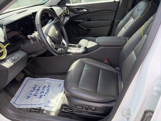 2024 Summit White Chevrolet Trax ACTIV FWD SUV