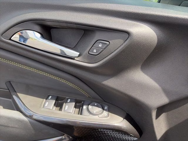 2024 Summit White Chevrolet Trax ACTIV FWD SUV