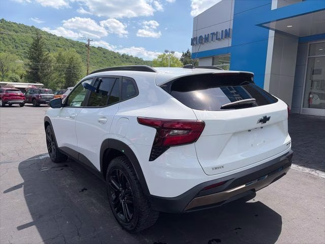 2024 Summit White Chevrolet Trax ACTIV FWD SUV