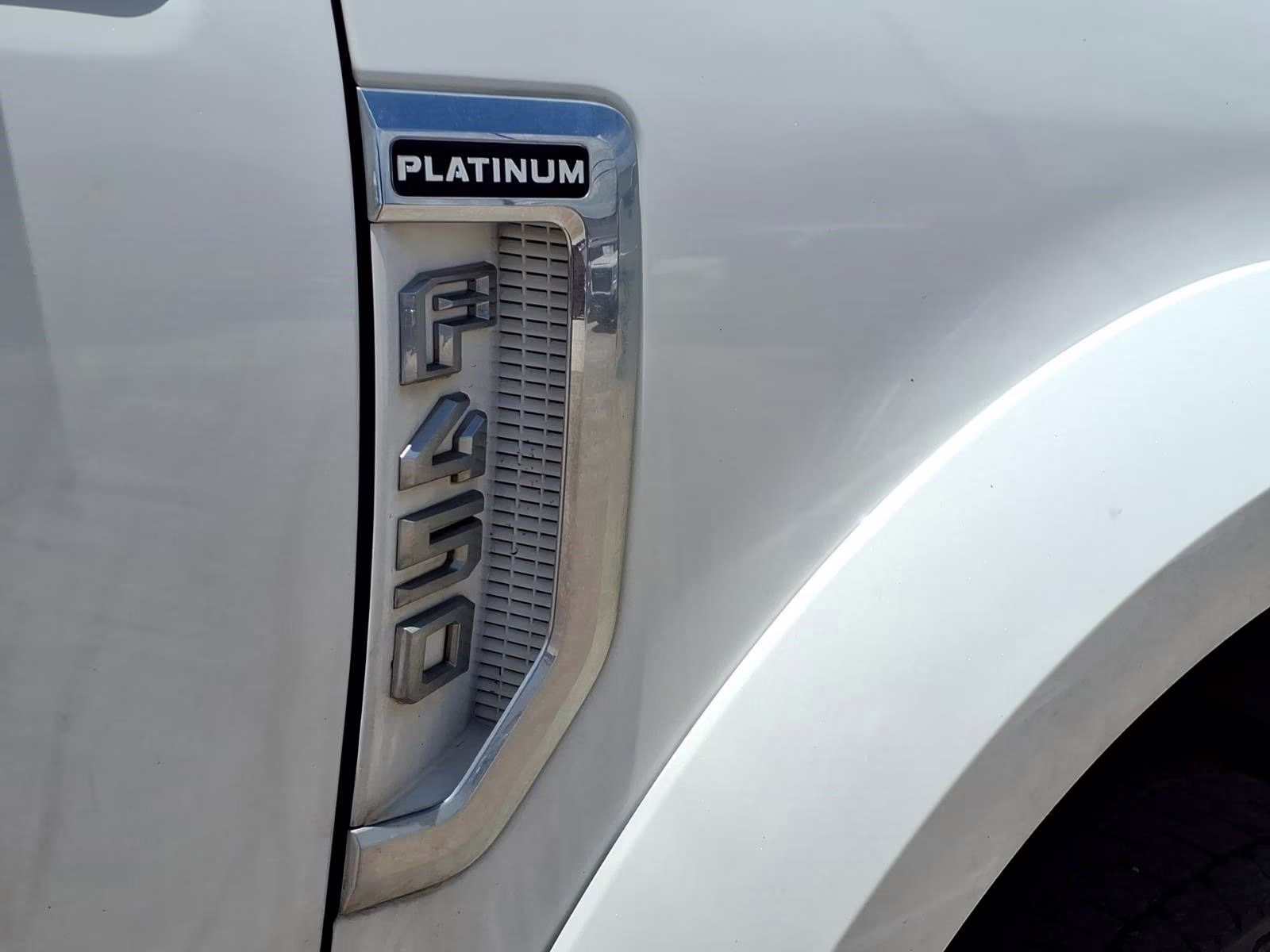 2020 White Metallic Ford Super Duty F-450 DRW Platinum 4X4 Truck