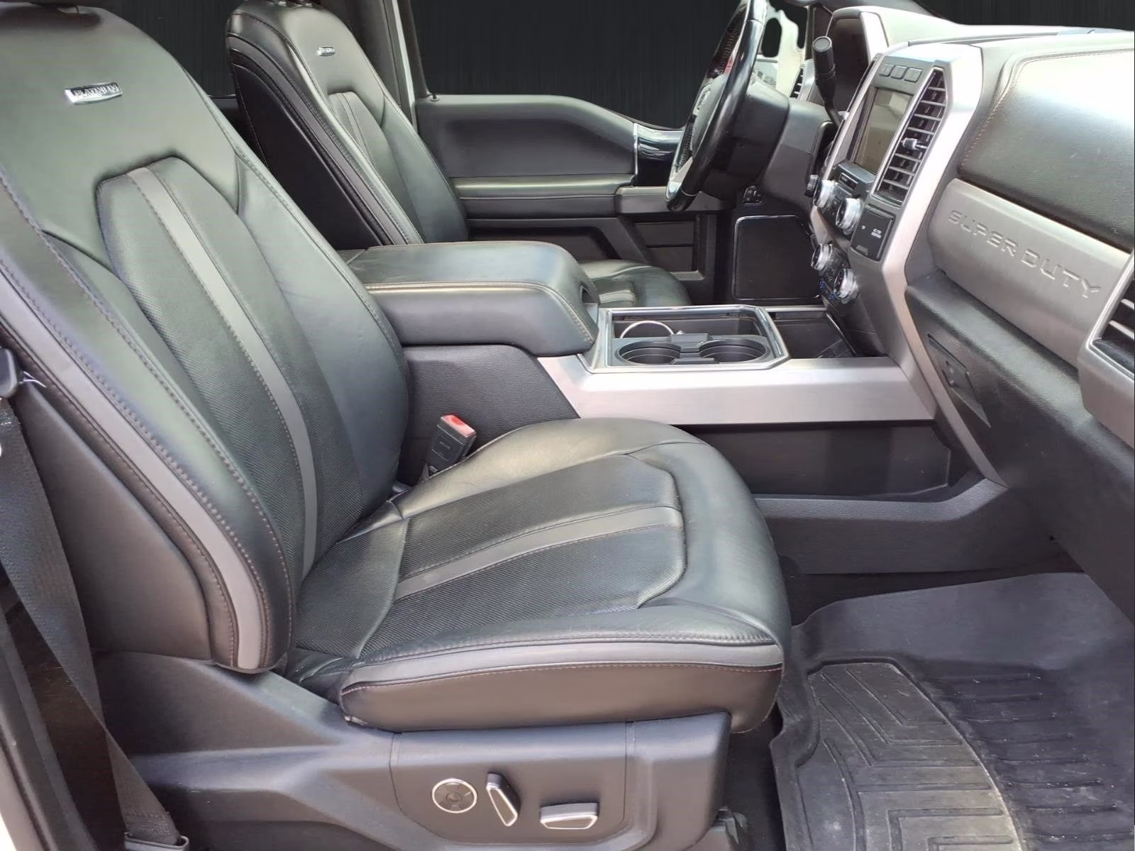2020 White Metallic Ford Super Duty F-450 DRW Platinum 4X4 Truck