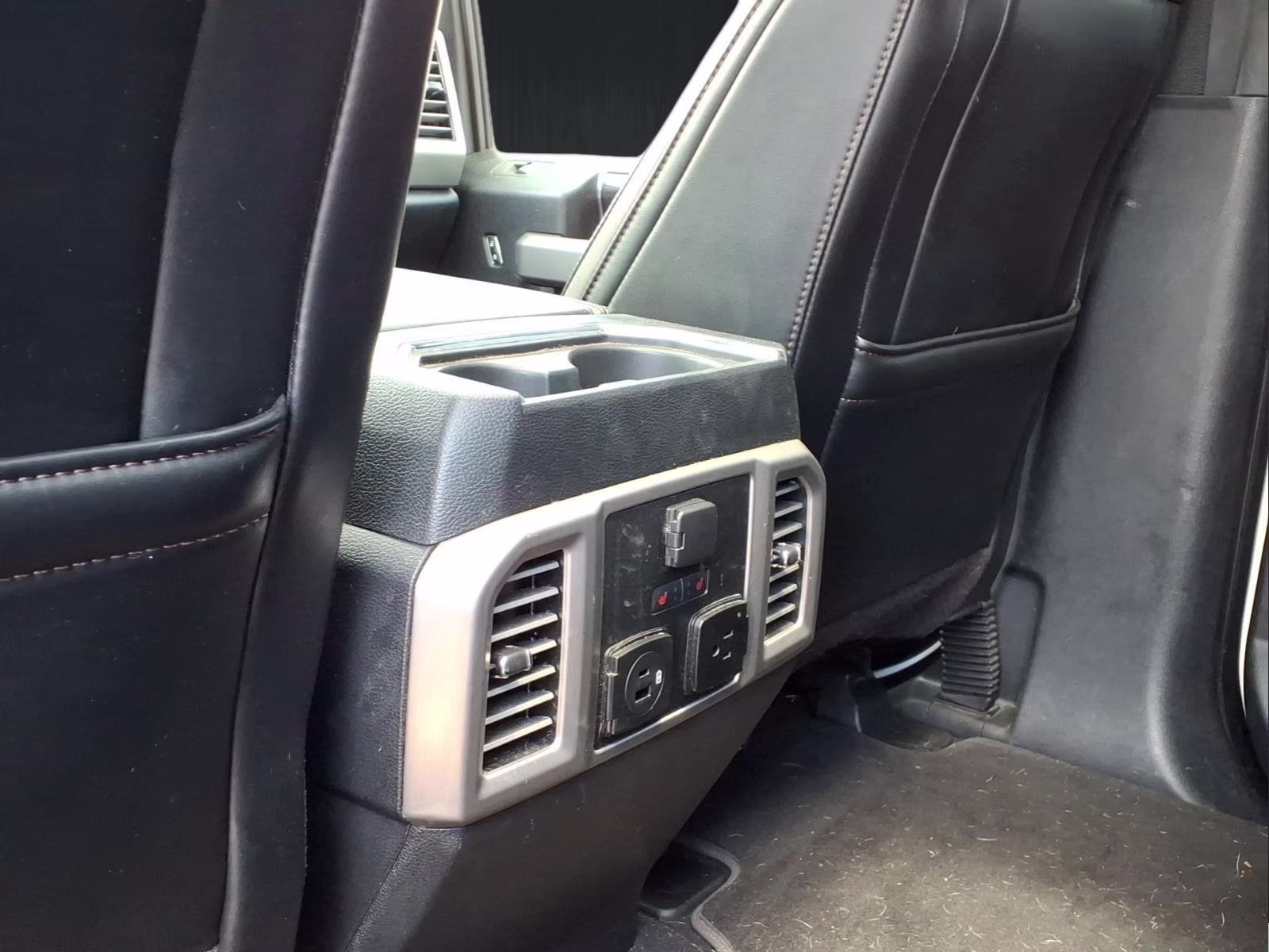 2020 White Metallic Ford Super Duty F-450 DRW Platinum 4X4 Truck
