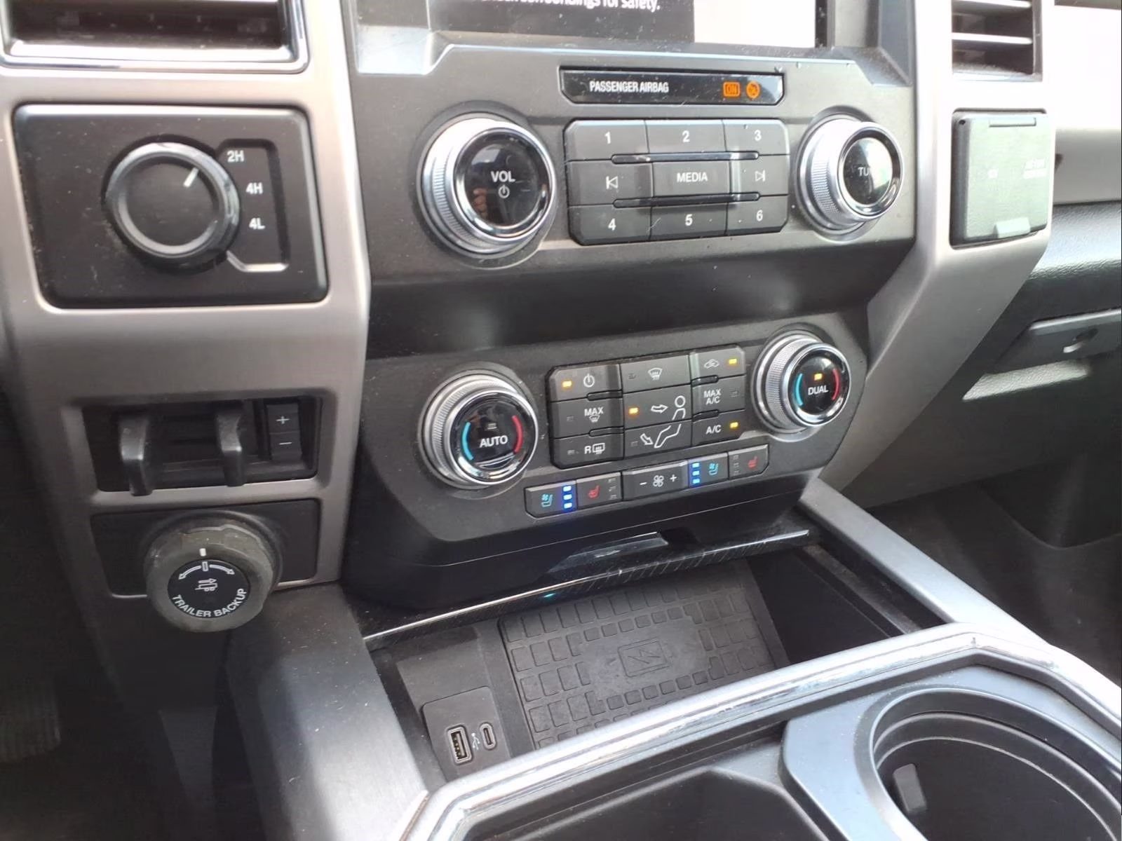 2020 White Metallic Ford Super Duty F-450 DRW Platinum 4X4 Truck