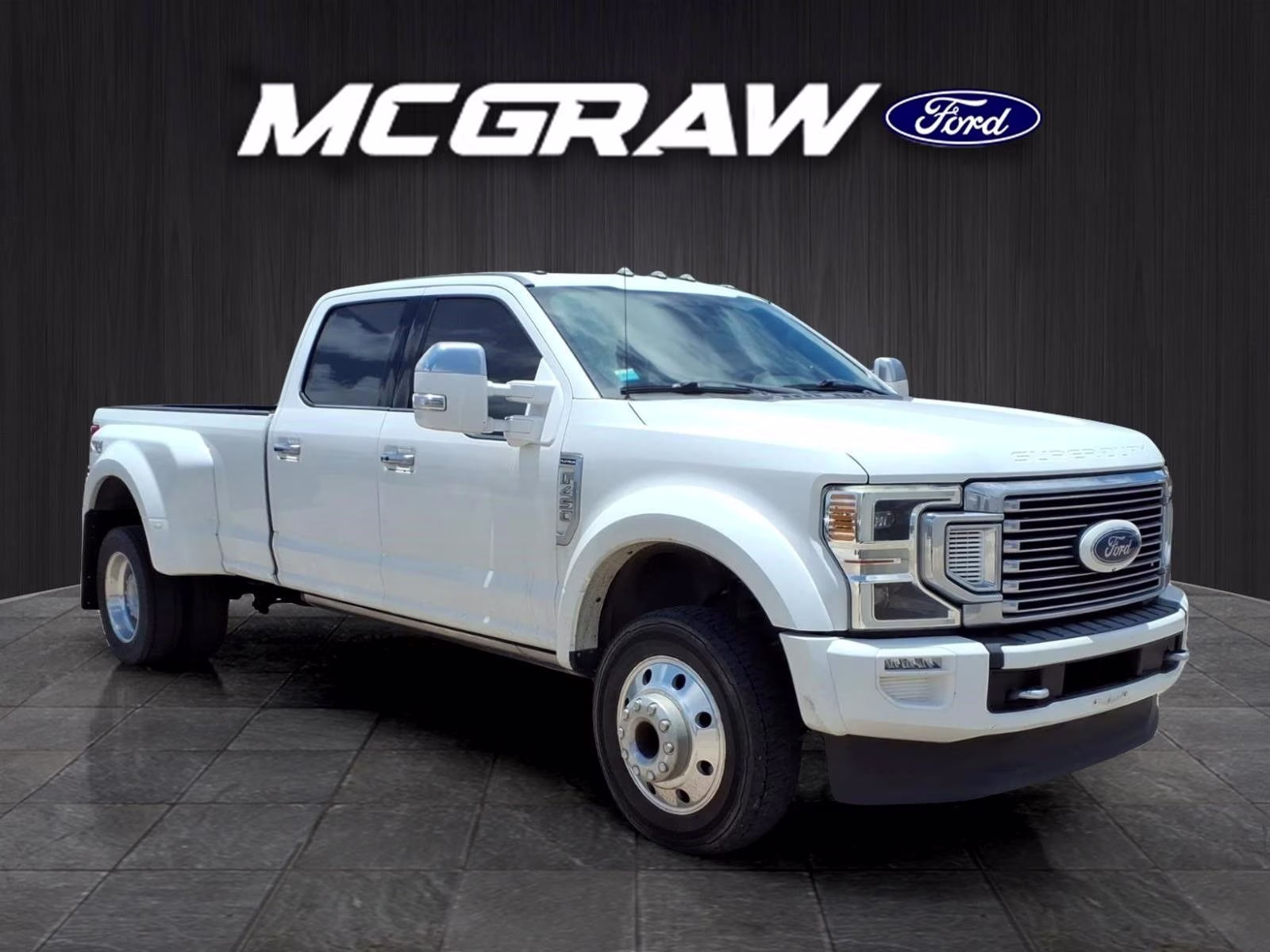 2020 White Metallic Ford Super Duty F-450 DRW Platinum 4X4 Truck